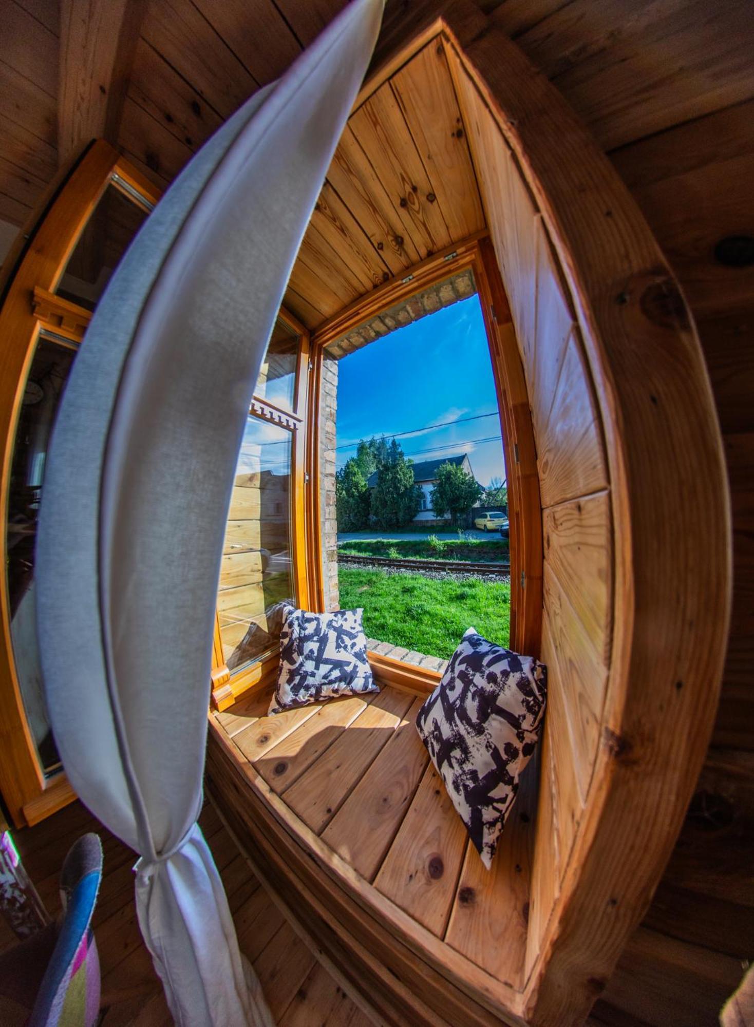 Minifaktura Loft Apartman & Reggelizo Es Etelbar Szokolya Εξωτερικό φωτογραφία